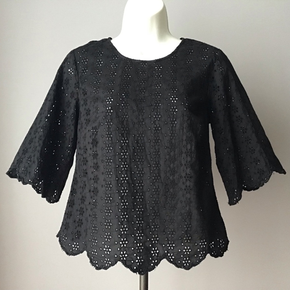 Aerie black cotton eyelet top with scalloped edge Size XS